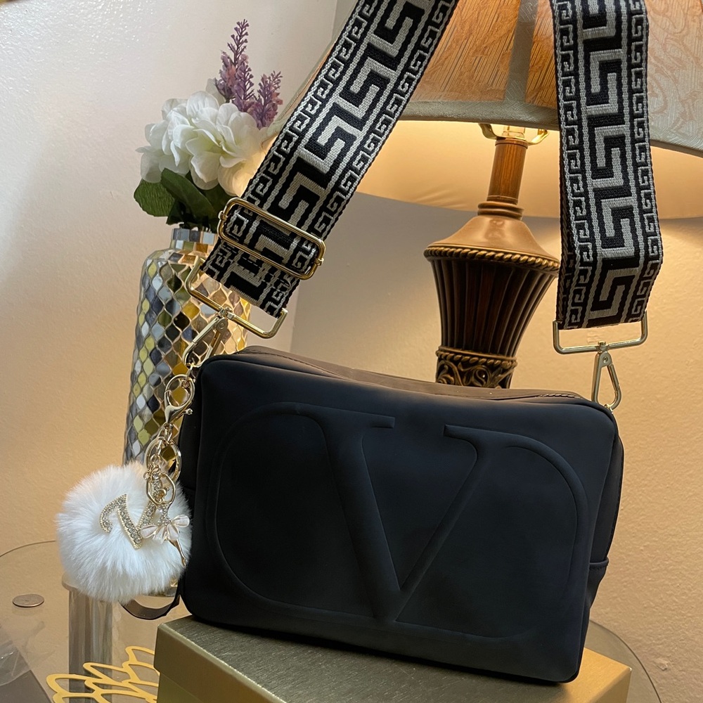 Valentino - Picture 6 of 13